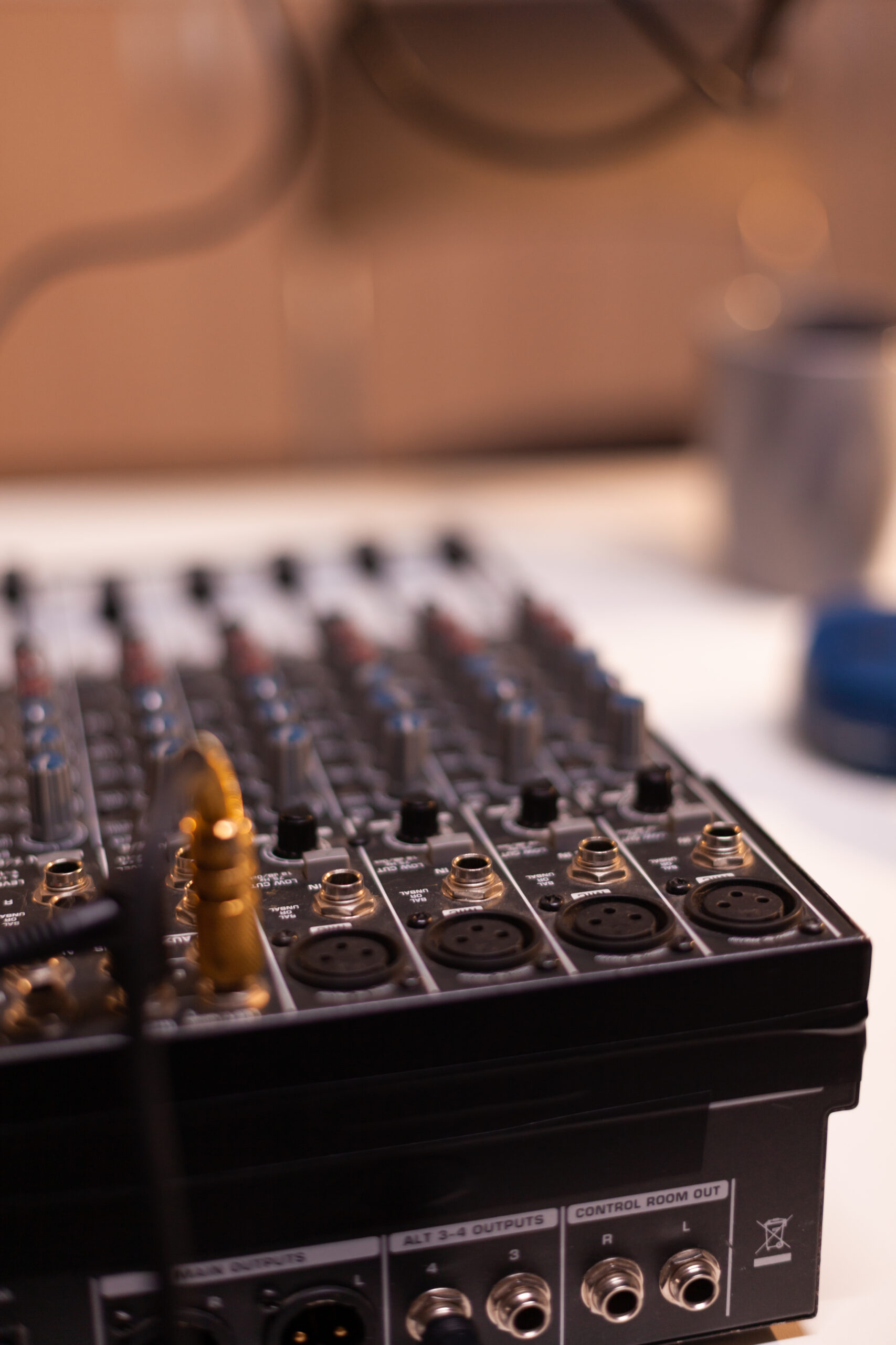 Home station for recording and speaking